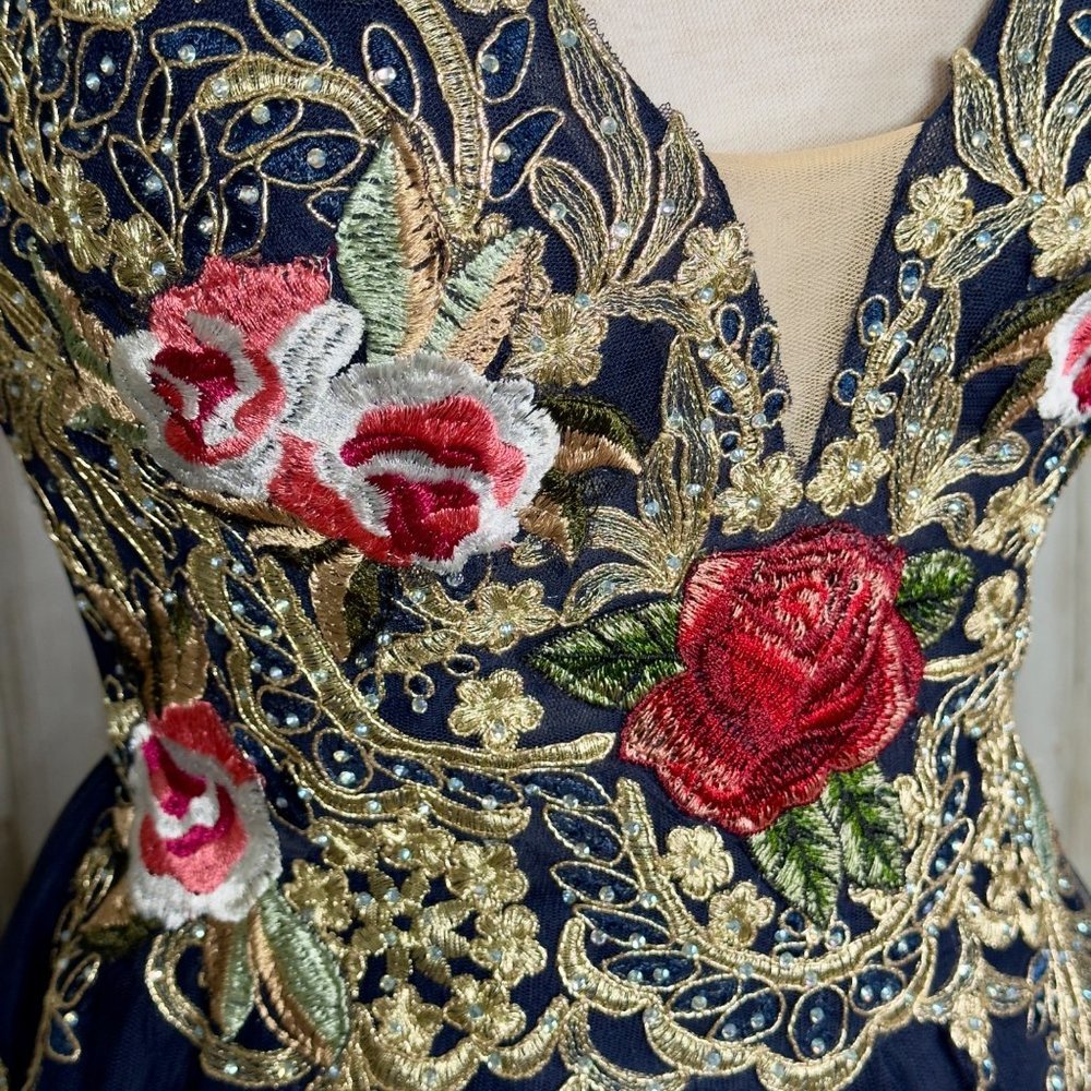 Blondie Nites Navy Gold Embroidered V-Neck V-Back Formal Dress Ball Gown Size 9 - Picture 16 of 16